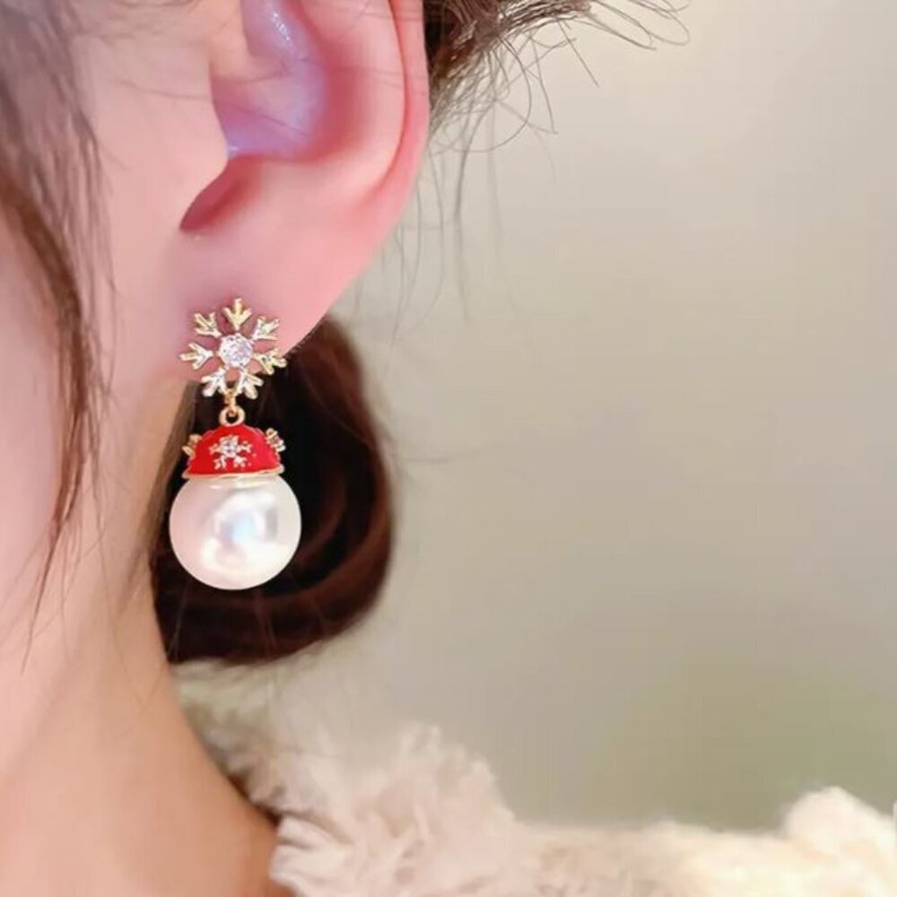 NEW Red and White Pearl Drop Christmas Hat Snowflake Earrings Holiday Party